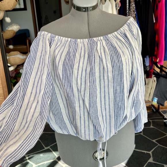 Bohemian Off-the-shoulder Gap Top - Picture 1 of 7